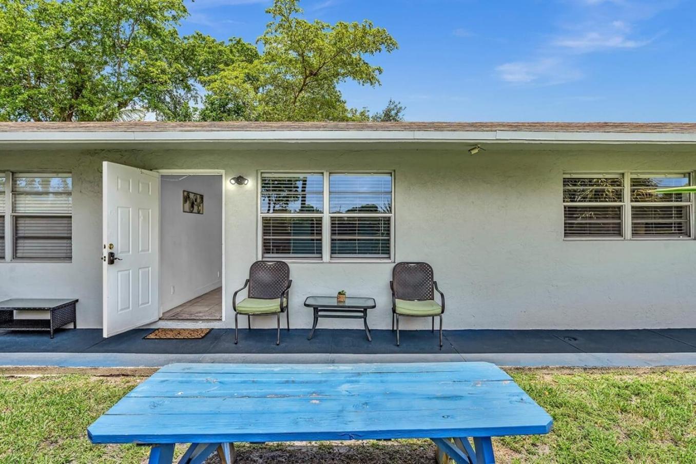 Modern 2Br Oasis Mins To Beach & Casino Db2 Dania Beach Exterior photo