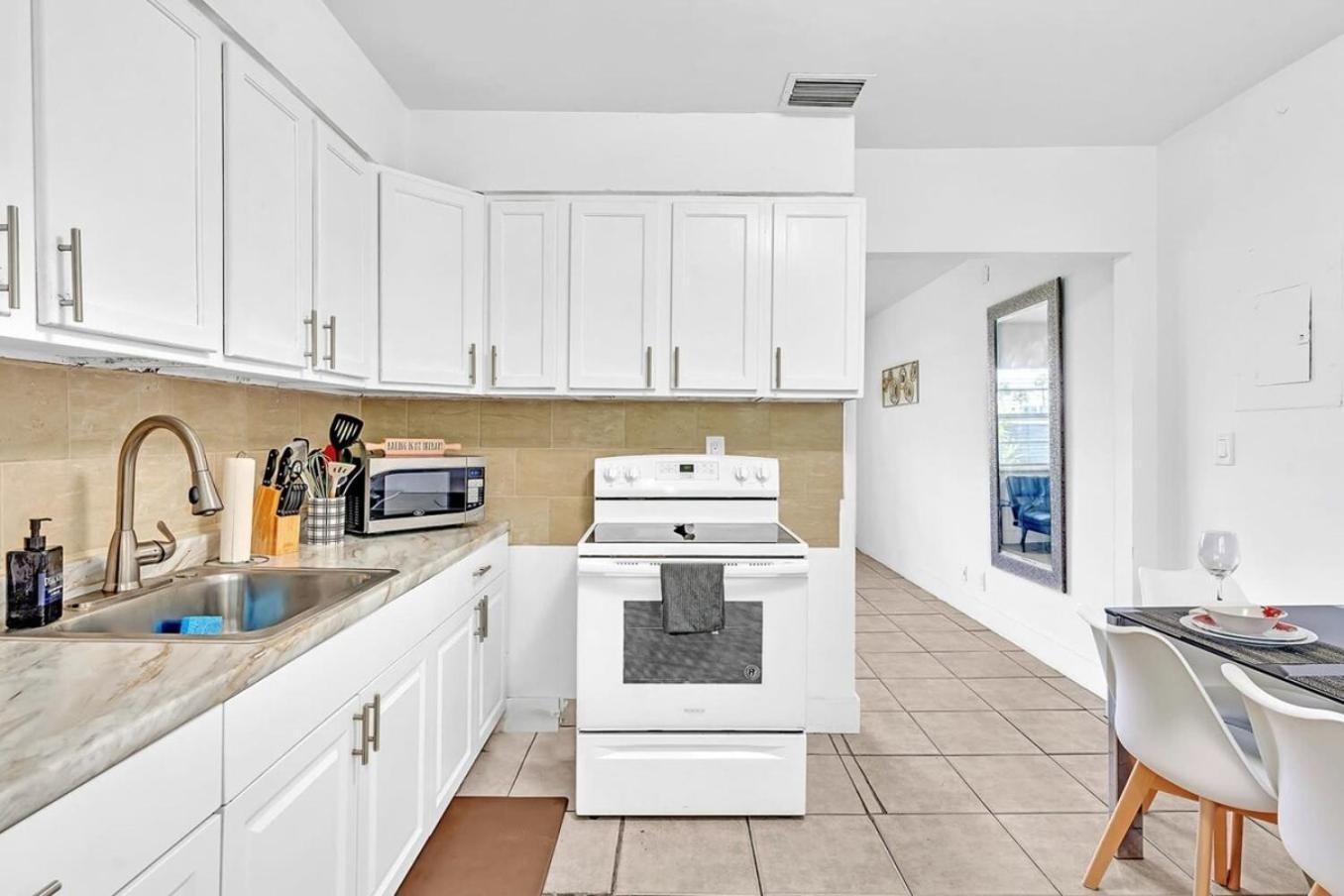 Modern 2Br Oasis Mins To Beach & Casino Db2 Dania Beach Exterior photo